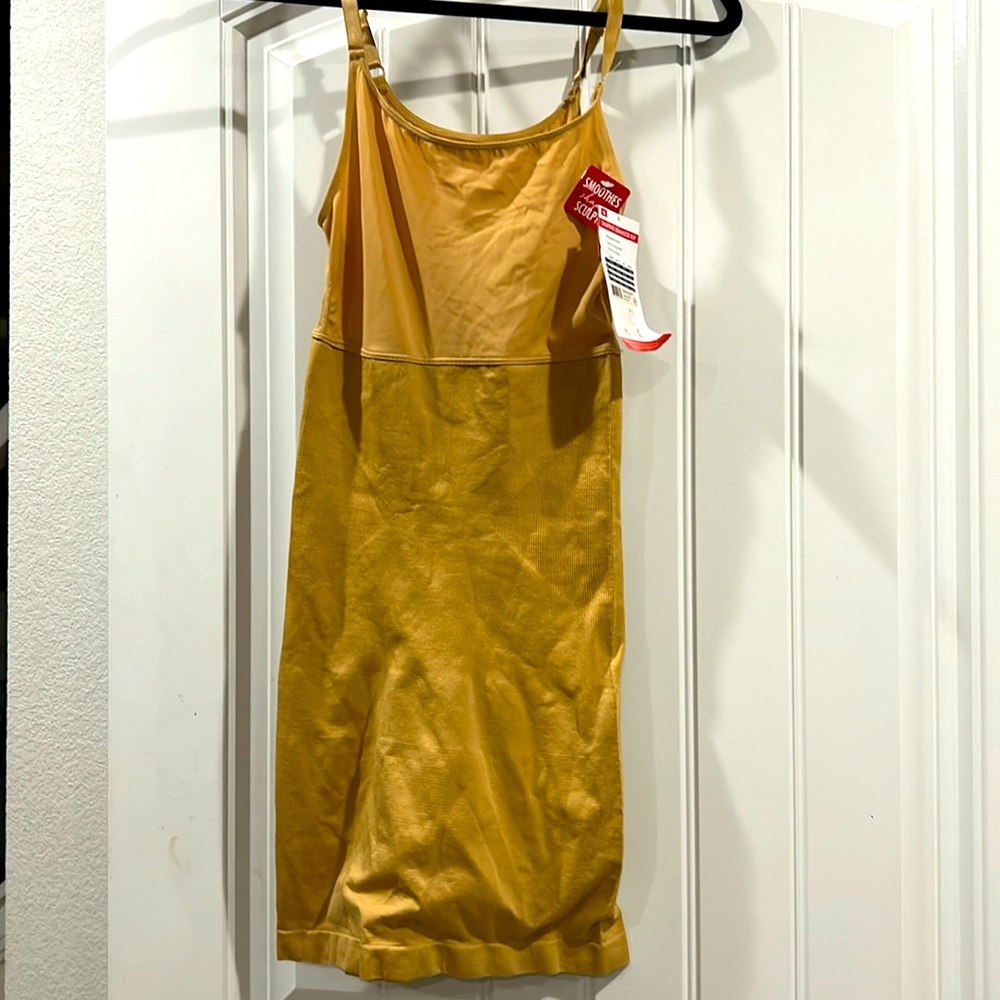 Skinny girl shaping seamless slip Sz Medium